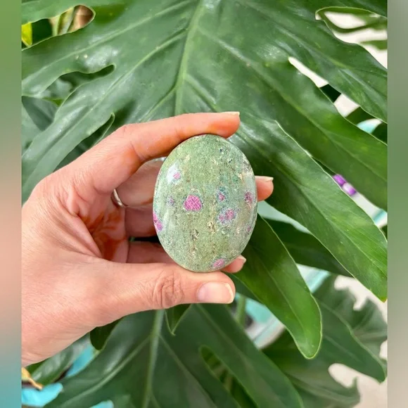 Ruby in Fuchsite from India - Picture 4 of 6